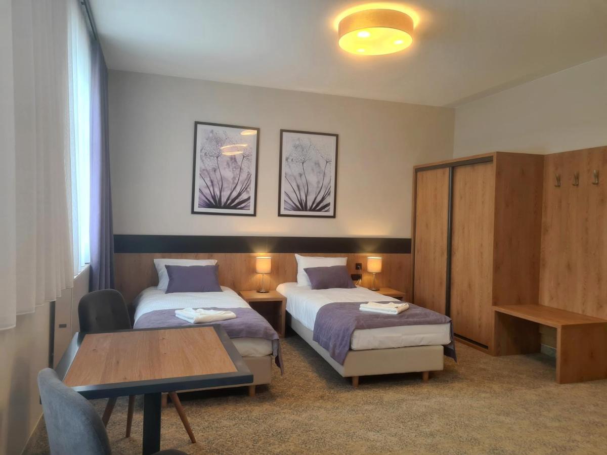 Hotel Port 2000 Torzym Extérieur photo