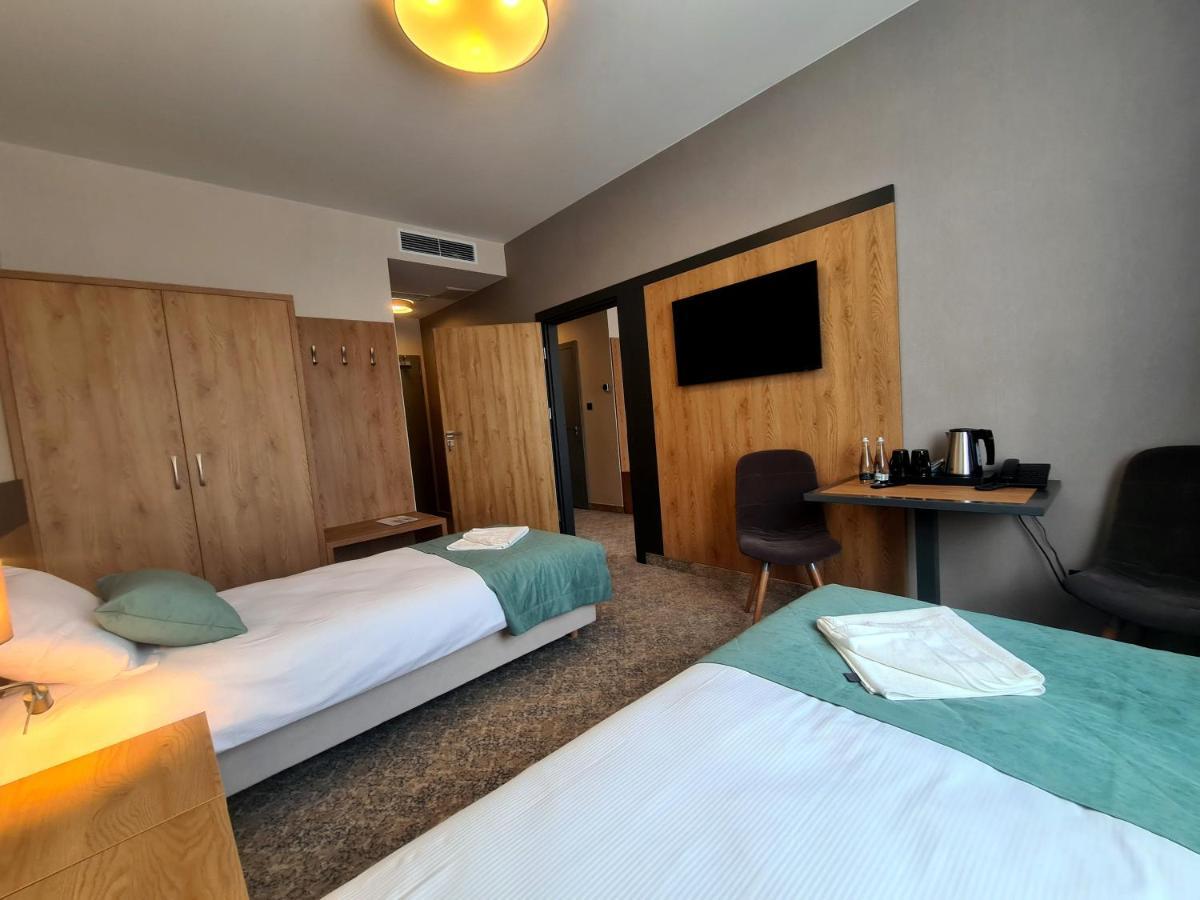 Hotel Port 2000 Torzym Extérieur photo