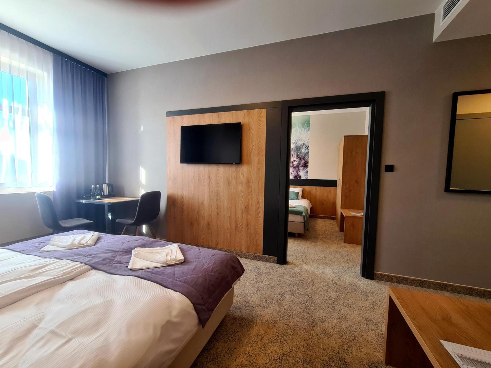 Hotel Port 2000 Torzym Extérieur photo